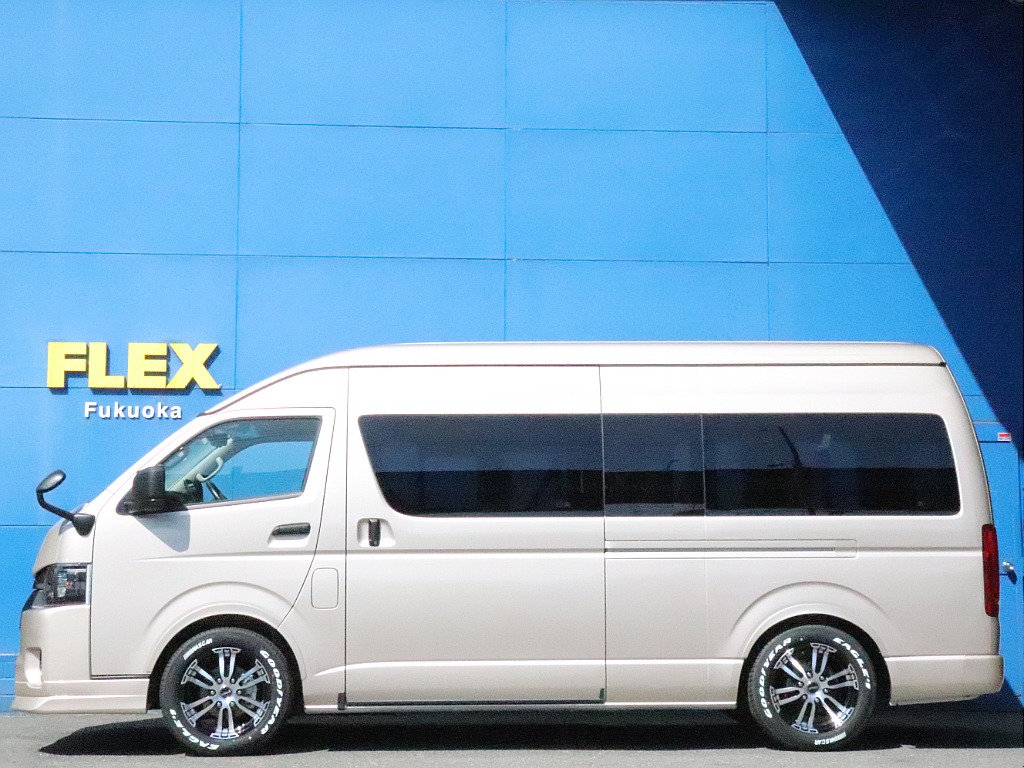 車高は1.5インチローダウン施工済みなので日々の乗り降りがスムーズに！！