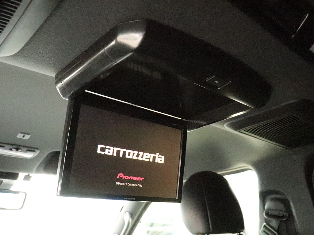 pioneer10.2型後席モニターで後席ゲストも退屈させません♪