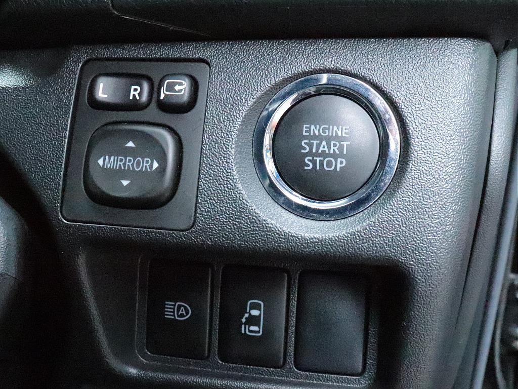 プッシュスタートスマートエントリー！パワースライドドドアの開閉操作は運転席からも可能です◎