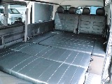 フルフラット状態で車中泊にも対応可能です◎