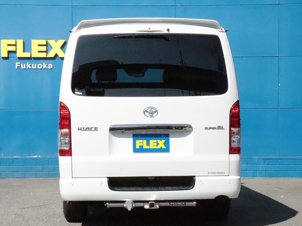 後部には、FLEXリアウィングを装着でリアビューを引き締めてくれます！！