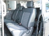 セカンドベンチタイプの8人乗り！ゆとりある乗車が可能！
