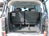 3列目は跳ね上げ可能！広々とした荷室をご利用いただけます！