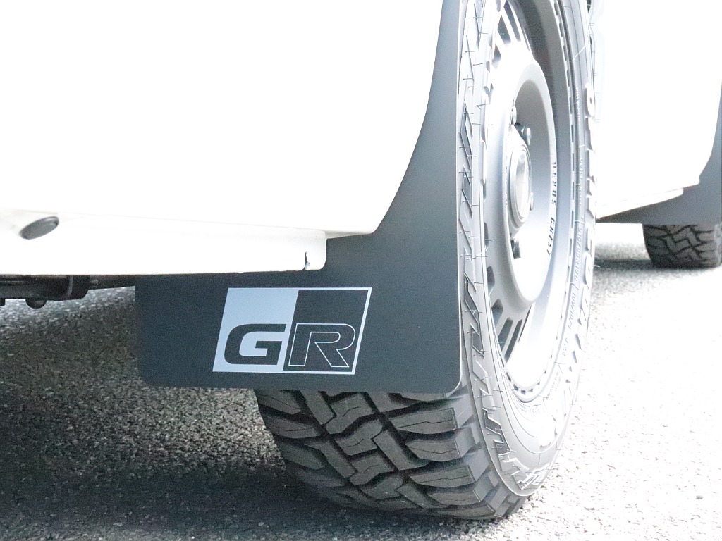 トヨタ ハイエースバン(6枚目)