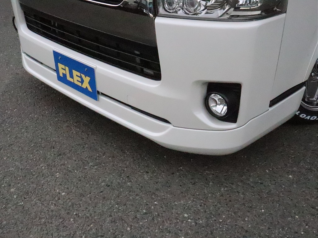 トヨタ ハイエースバン(2枚目)