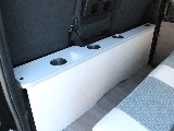 セカンドテーブルは、2列目シートの方のドリンク等置けます！