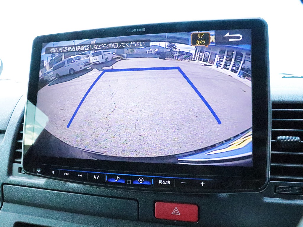 ALPINE１１型ナビ搭載！バックカメラで駐車時も安心★