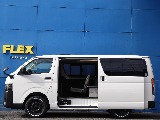両サイドスライドドアなので、日々の乗り降りをスムーズにしてくれます♪