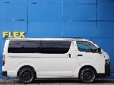 小窓完備で走行時も換気が可能です