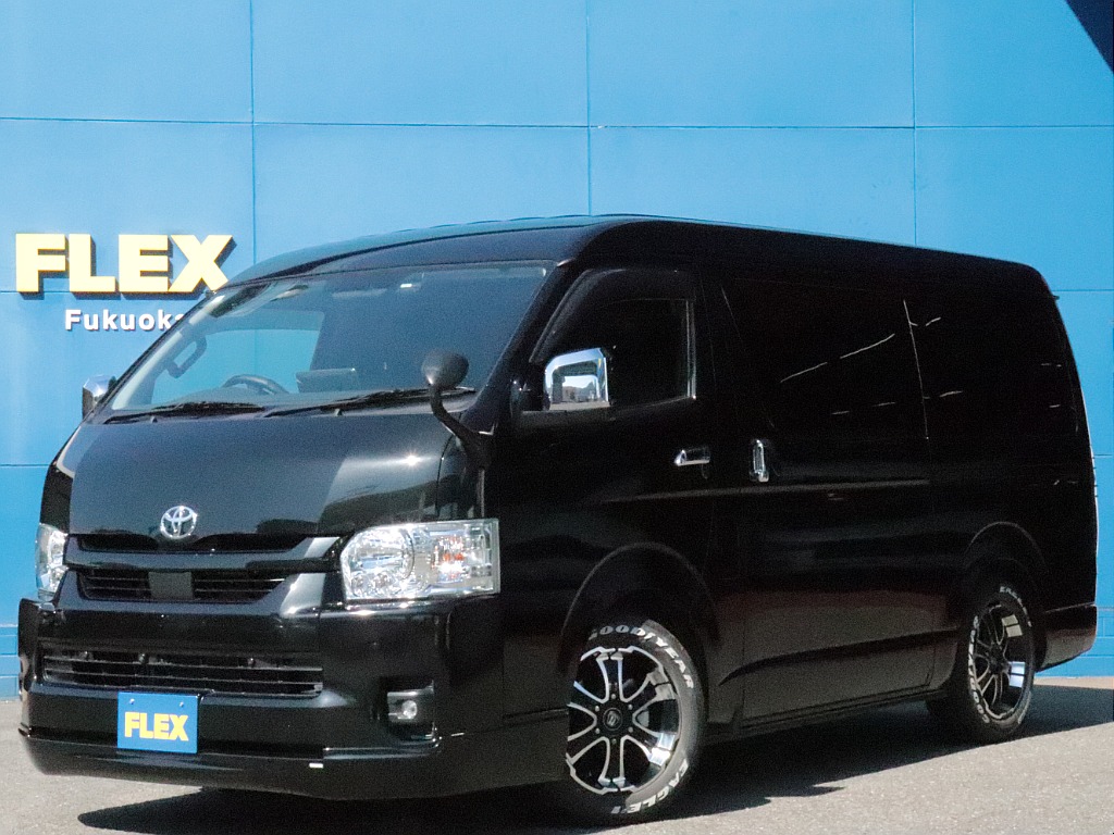 ご要望に応じて更なる追加カスタムも大歓迎です。こちらの車輛に関してのお問合せはお気軽に福岡店まで。