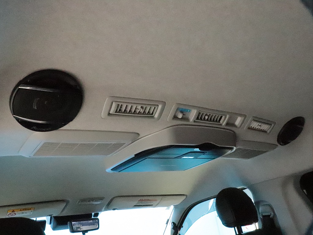 ルーフスピーカーは、路面から上がってくるロードノイズやエンジン音にかき消されない明瞭なサウンドを届けることができます♪