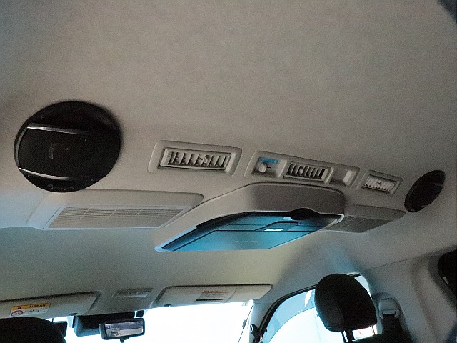 ルーフスピーカーは、路面から上がってくるロードノイズやエンジン音にかき消されない明瞭なサウンドを届けることができます♪