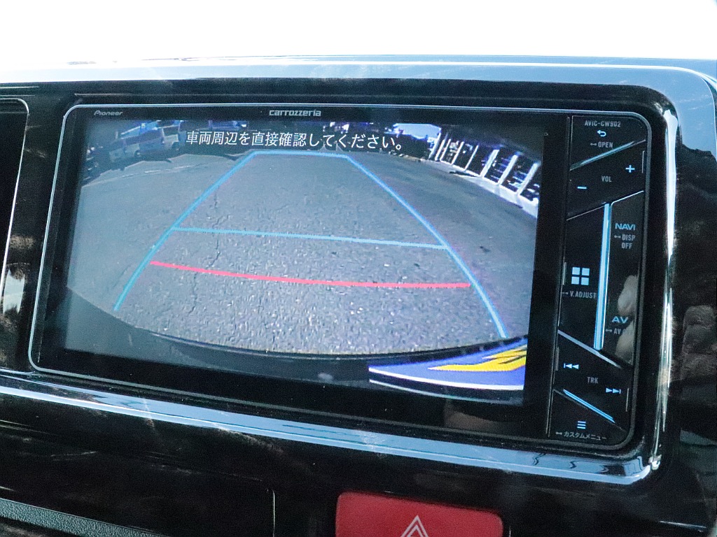 バックカメラ付きなので駐車が苦手な方も安心です◎