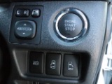 プッシュスタートスマートエントリー！自動ドアの開閉操作は運転席からも可能です♪