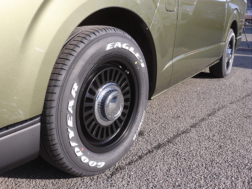 ハイエースの事なら専門店のフレックス福岡店へ！　現金を減らしにくいローン購入や、経費が使える法人様にぴったりのリースなどハイエースライフを始めるお手伝いをいたします！