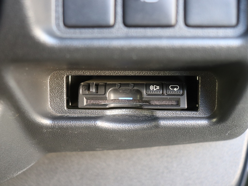 ハイエースの事なら専門店のフレックス福岡店へ！　現金を減らしにくいローン購入や、経費が使える法人様にぴったりのリースなどハイエースライフを始めるお手伝いをいたします！