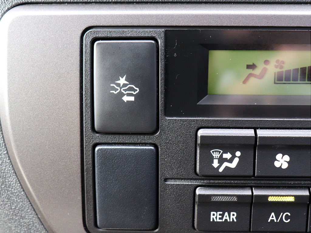 自動ブレーキが運転のサポートをしてくれます♪