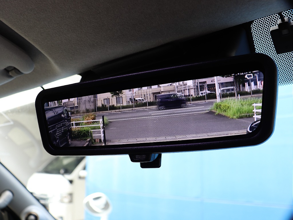 デジタルインナーミラーは、後席の人や荷物で視界が遮られても、カメラ映像なので後方をしっかり確認できます！
