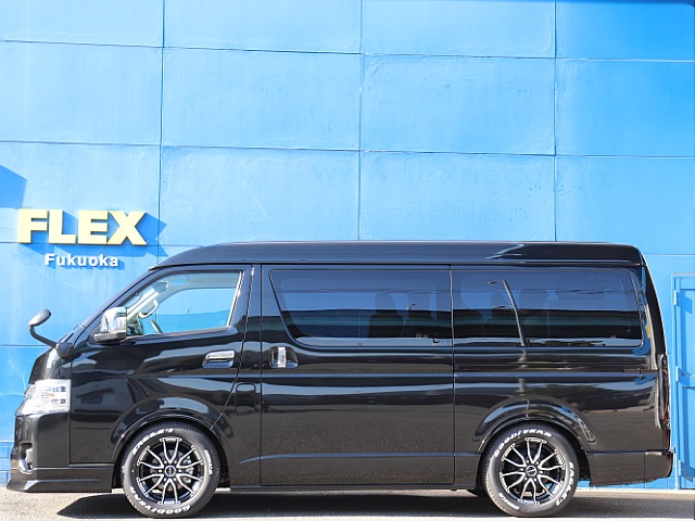 車高は1.5インチローダウン施工済みなので日々の乗り降りを楽にしてくれます♪