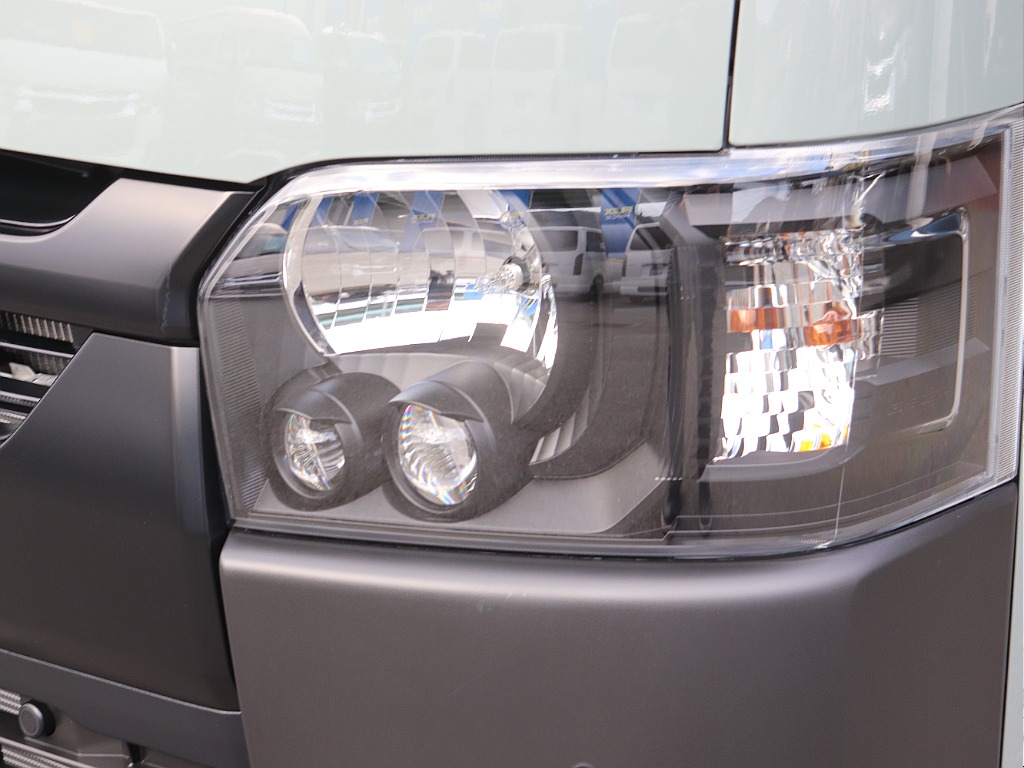 インナーブラック塗装で車全体の印象を精悍に引き締め、高級感やオリジナリティを向上↑↑