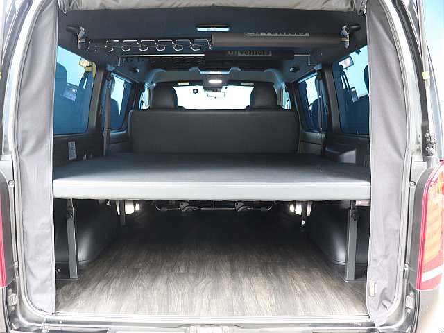 ベッドキット設置済み！車中泊にも大活躍