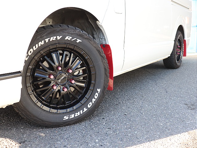 足回りには、DELF　MF０１　16インチAW、TOYOオープンカントリーをインストール！