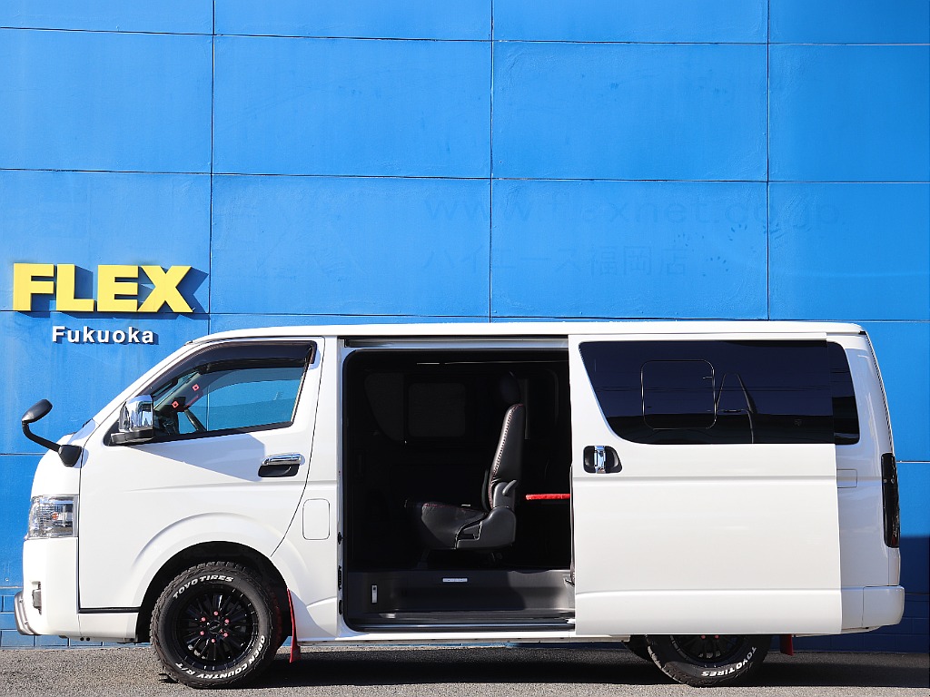 バンタイプは両サイドスライドドアになっているので乗り降りがスムーズです