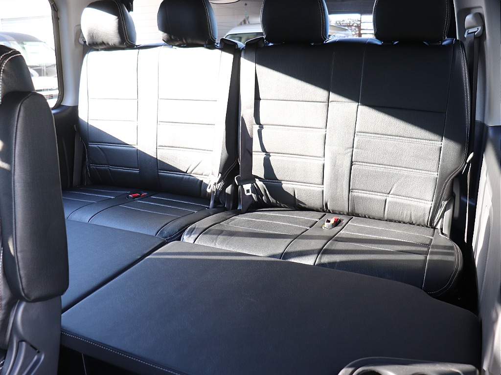 シートはそのままで足を延ばせるスマートベッド設置！