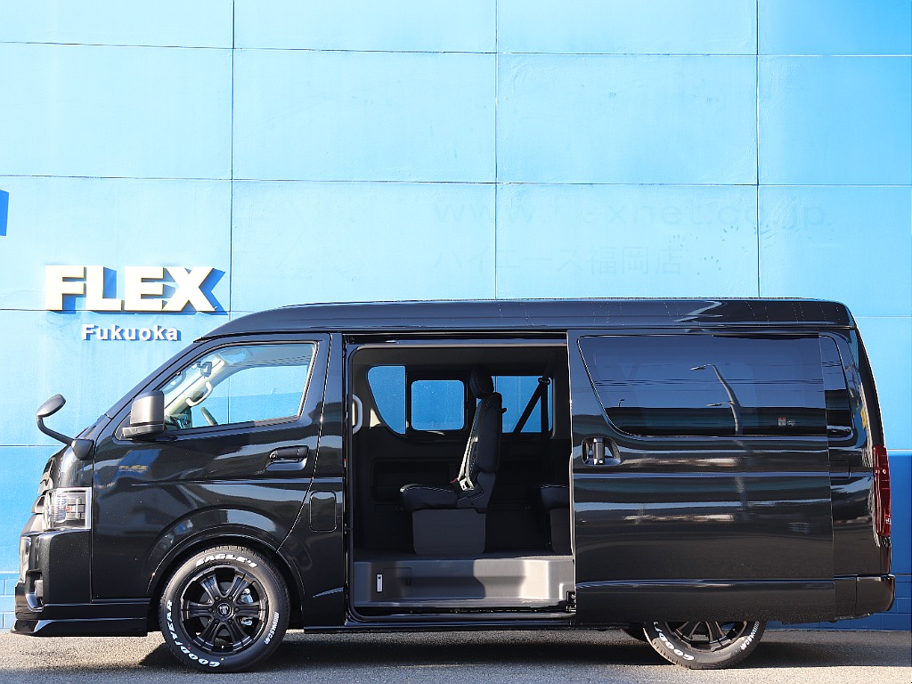 メーカーオプションのパワースライドドア完備