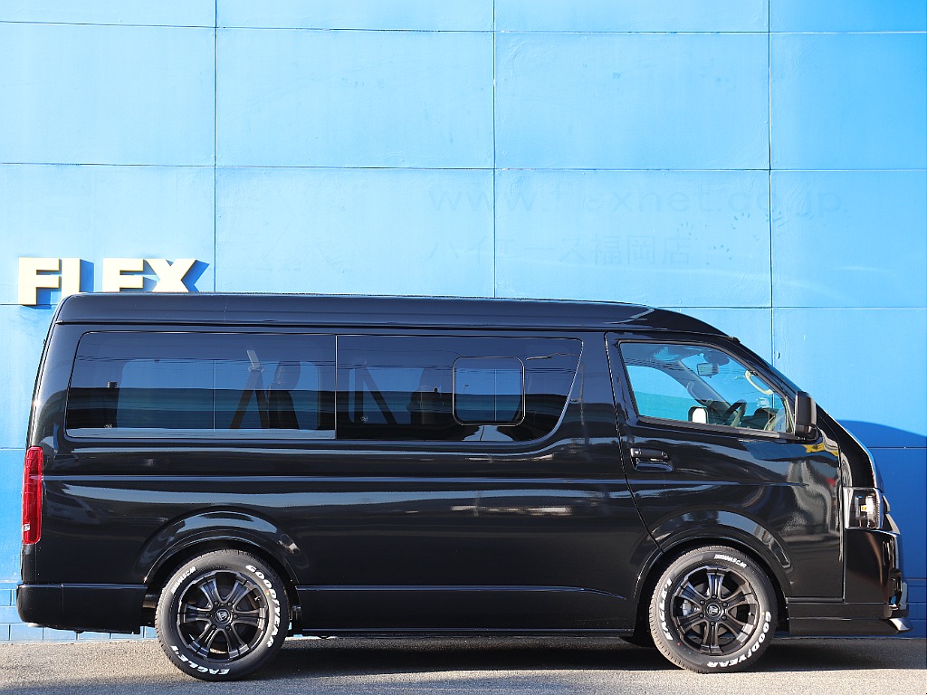 小窓完備で走行時も換気が可能です♪