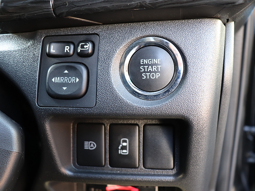 プッシュスタートスマートエントリー！パワースライドドドアの開閉操作は運転席からも可能です◎