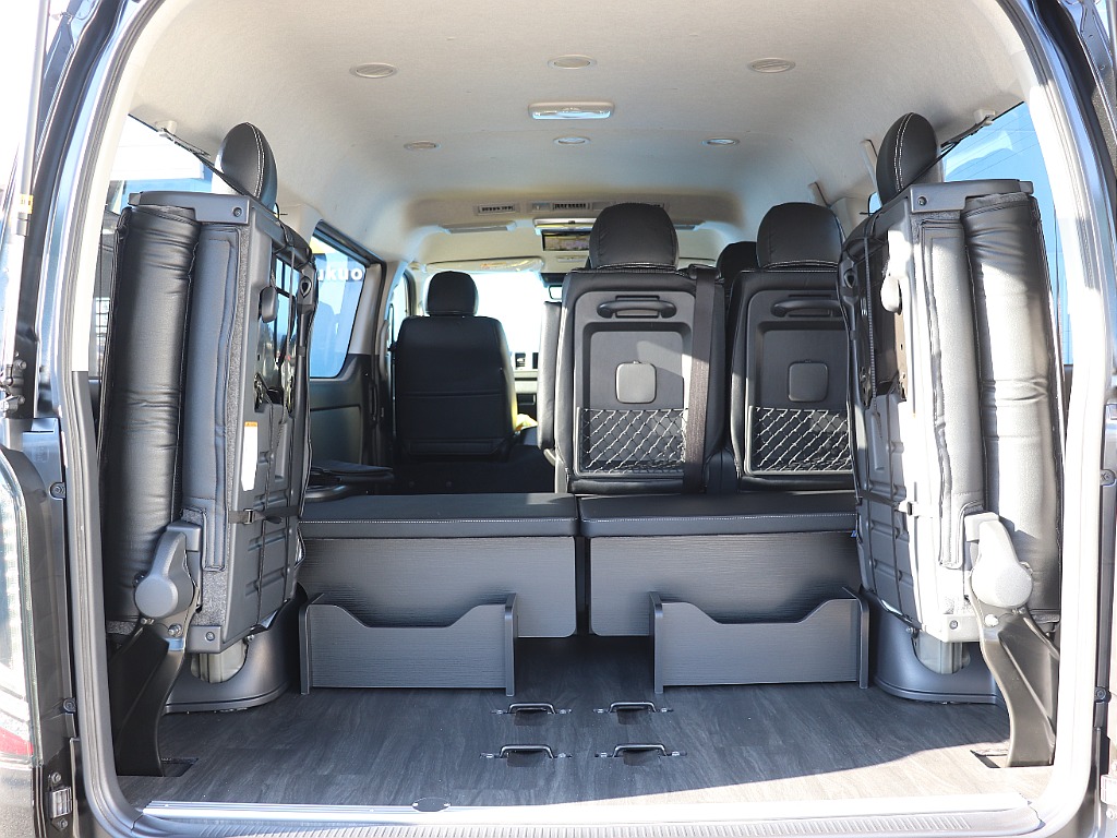 トヨタ ハイエース(14枚目)