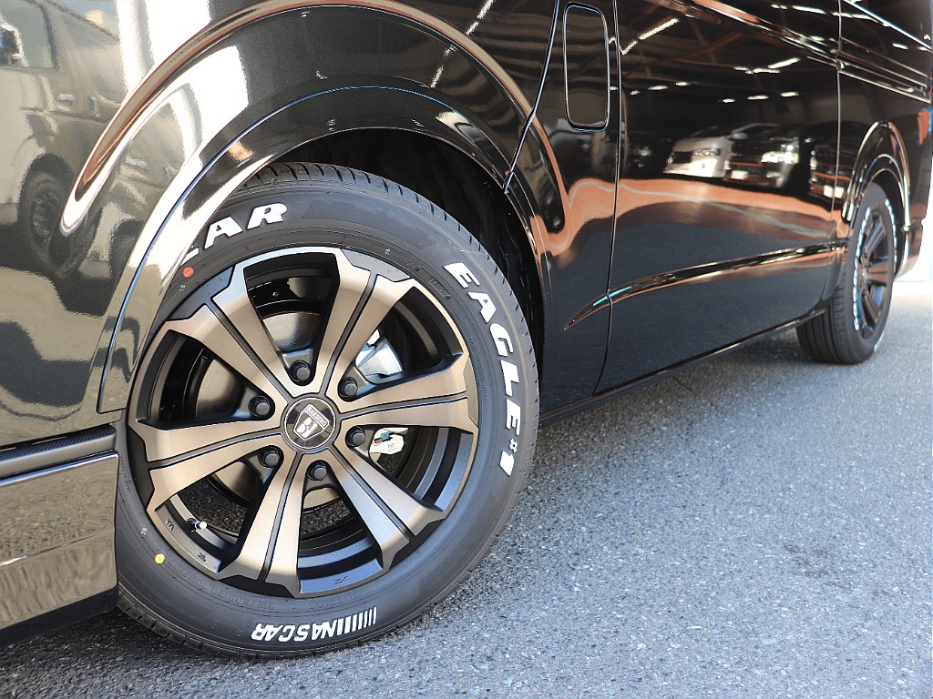 トヨタ ハイエース(4枚目)