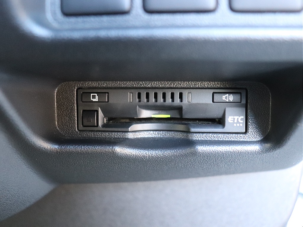 ハイウェイドライブの必需品ビルトインETC