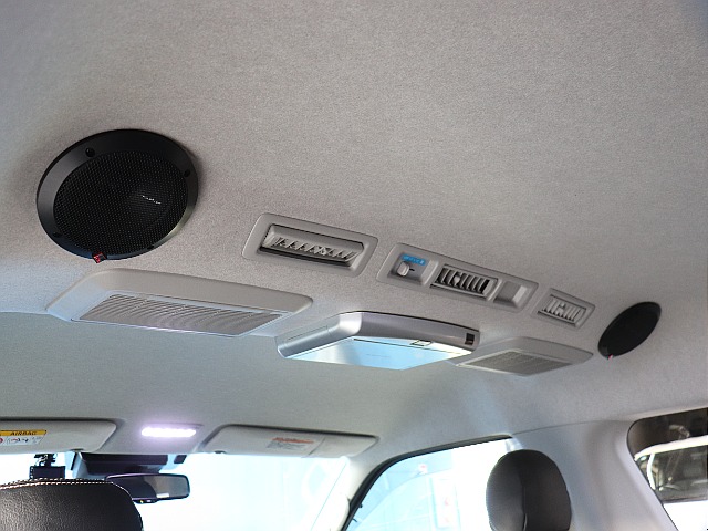 頭上から音が降り注ぐルーフスピーカー！