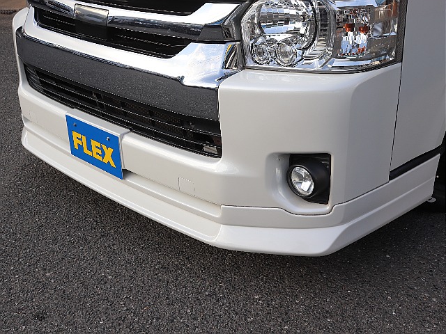 FLEXオリジナルパーツ装着でフェイス周りをスタイリッシュな印象に！