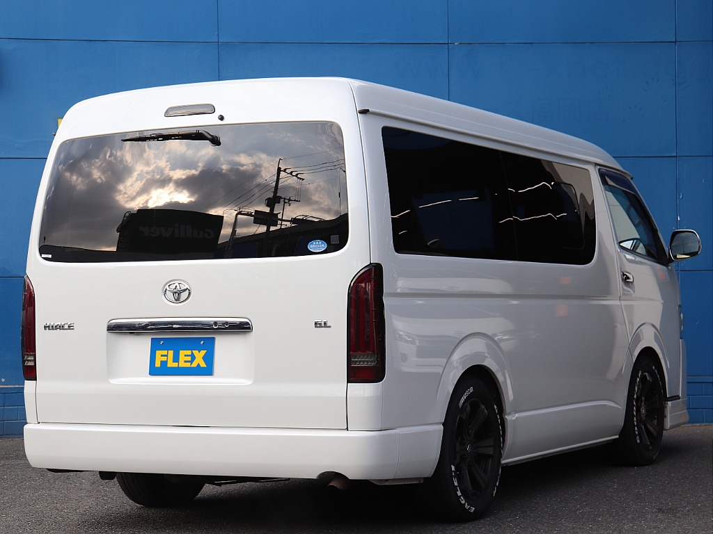 ハイエース福岡店は九州エリア最大級の取り扱い台数を誇る専門店です！キャンピングも取り扱い有り