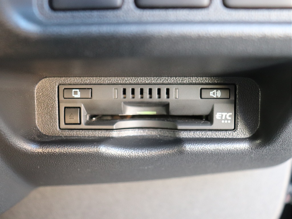 ハイウェイドライブの必需品ビルトインＥＴＣ完備！セットアップ完了後お引渡しさせていただきます♪