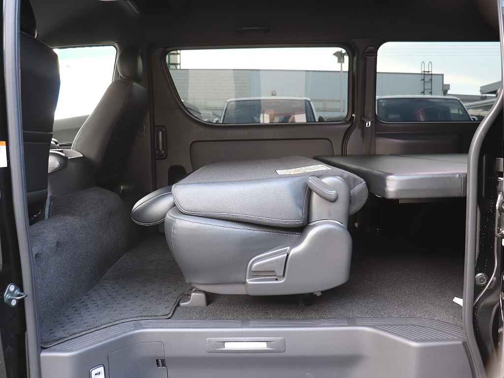 ハイエース福岡店は九州エリア最大級の取り扱い台数を誇る専門店です！キャンピングも取り扱い有り！