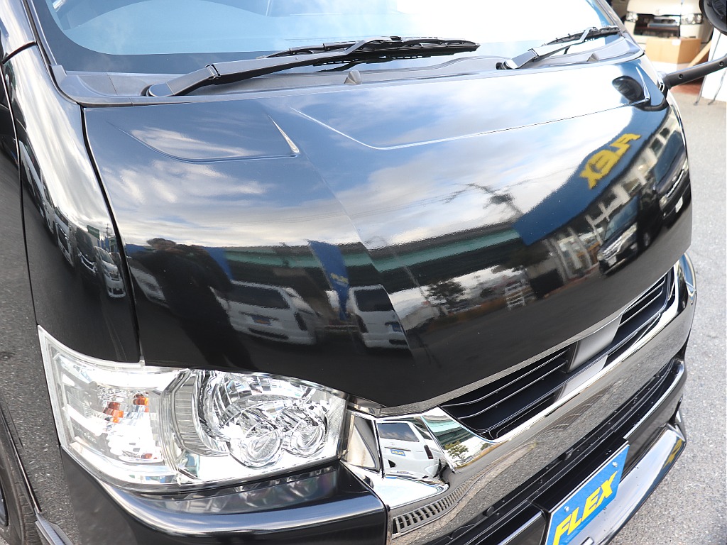 バッドフェイスボンネットで迫力あるフェイスに