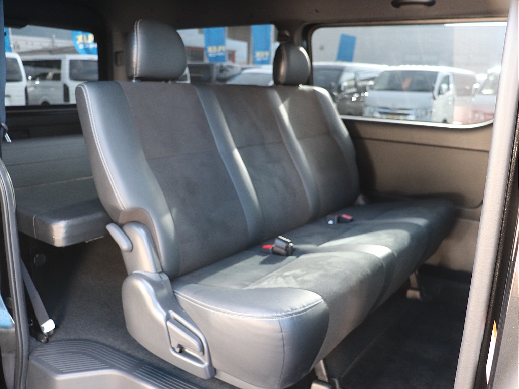 ハイエース福岡店は九州エリア最大級の取り扱い台数を誇る専門店です！キャンピングも取り扱い有り！