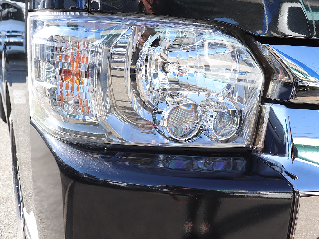 メーカーオプションのLEDヘッドライト