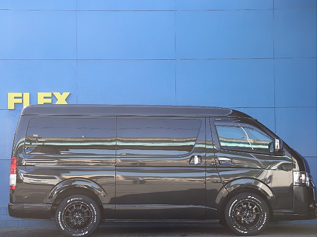 内外装カスタム、メーカーオプション多数完備！