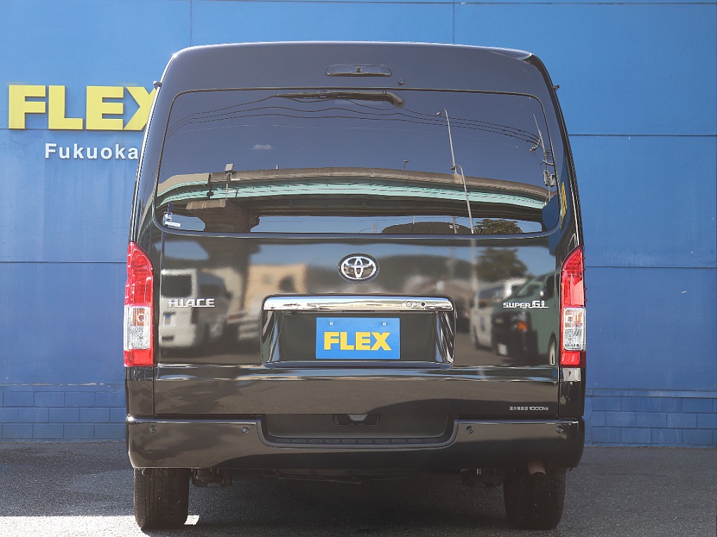 ハイエース福岡店は九州エリア最大級の取り扱い台数を誇る専門店です！キャンピングも取り扱い有り