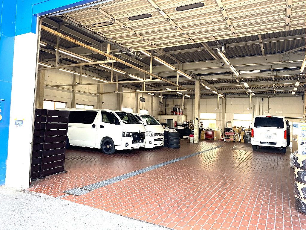 ハイエースの事なら専門店のフレックス福岡店へ！　現金を減らしにくいローン購入や、経費が使える法人様にぴったりのリースなどハイエースライフを始めるお手伝いを致します！