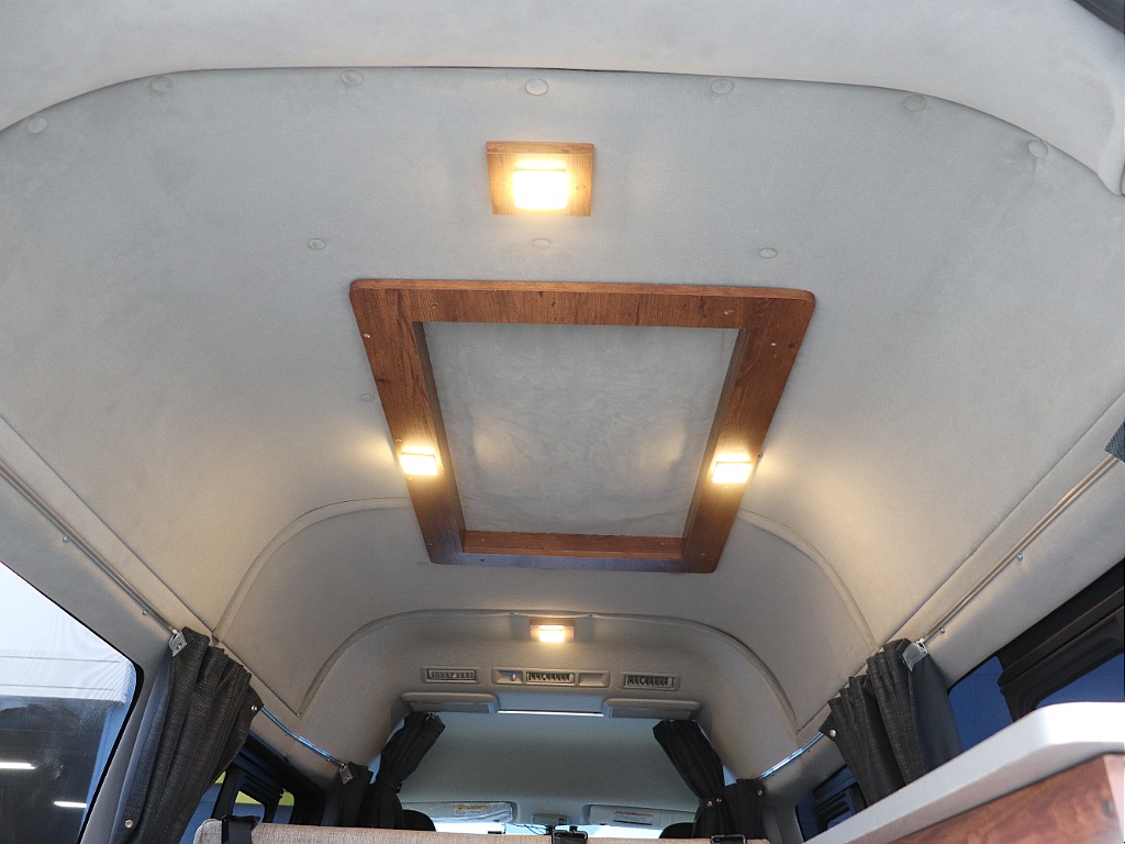 ハイエースの事なら専門店のフレックス福岡店へ！　現金を減らしにくいローン購入や、経費が使える法人様にぴったりのリースなどハイエースライフを始めるお手伝いを致します！