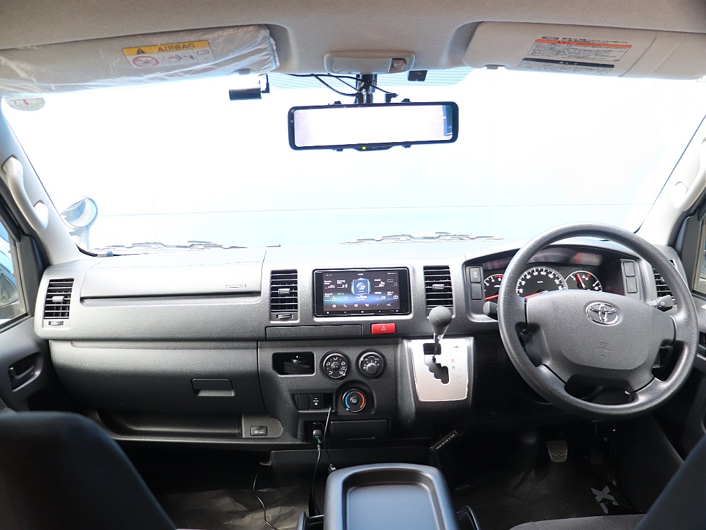 ハイエースの事なら専門店のフレックス福岡店へ！　現金を減らしにくいローン購入や、経費が使える法人様にぴったりのリースなどハイエースライフを始めるお手伝いを致します！