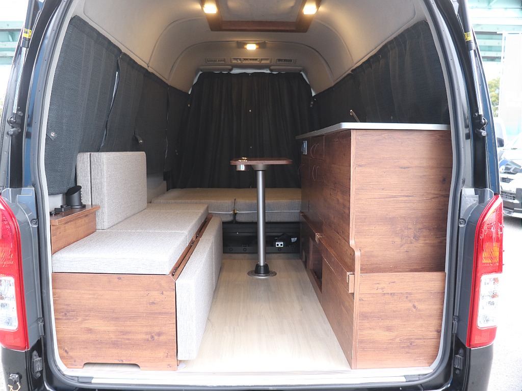 ハイエースの事なら専門店のフレックス福岡店へ！　現金を減らしにくいローン購入や、経費が使える法人様にぴったりのリースなどハイエースライフを始めるお手伝いを致します！