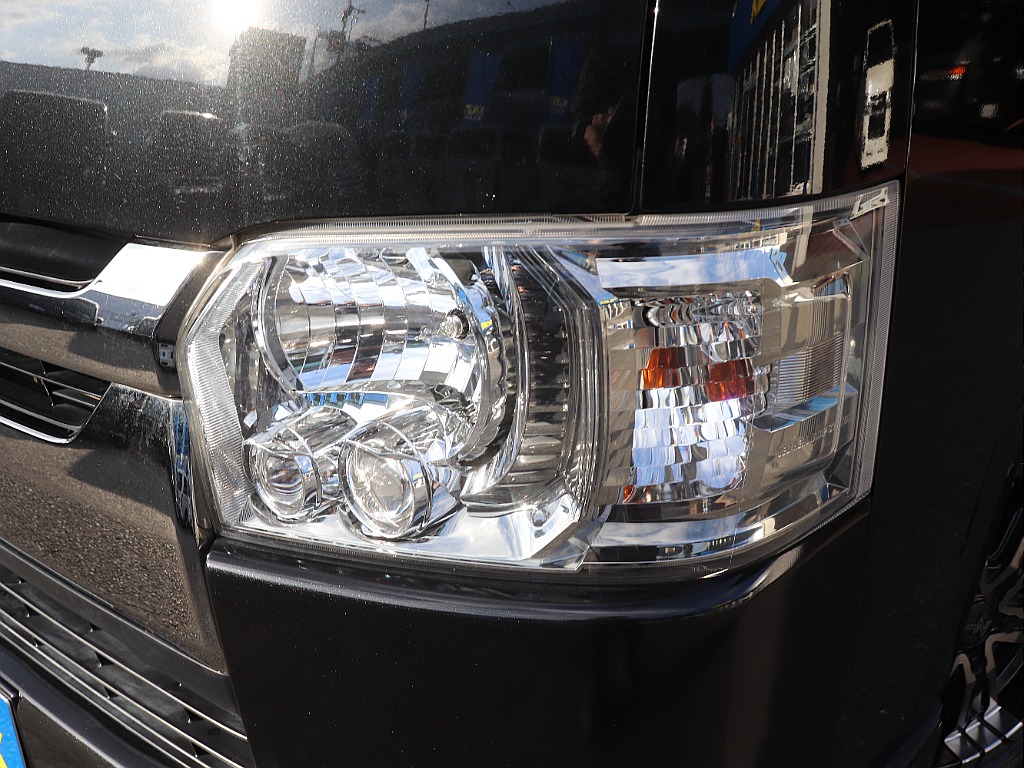 トヨタ ハイエースバン(13枚目)