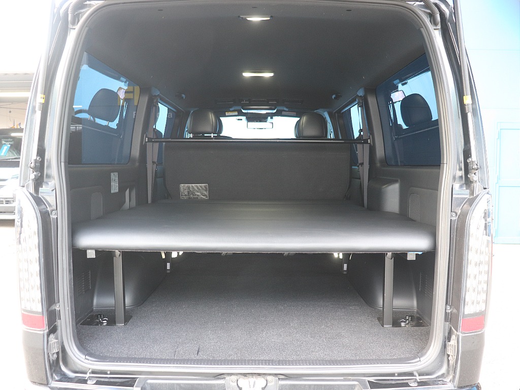 トヨタ ハイエースバン(16枚目)